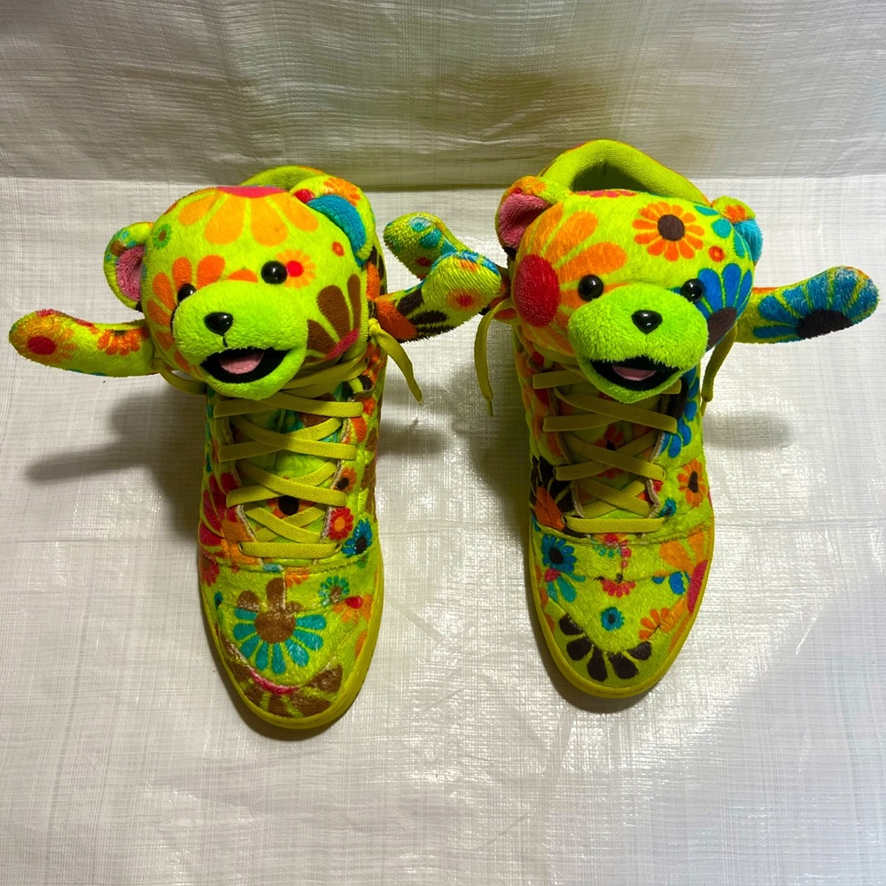 **SOLD** ☮️ Adidas Jeremy Scott Bear Flower Power Size 12